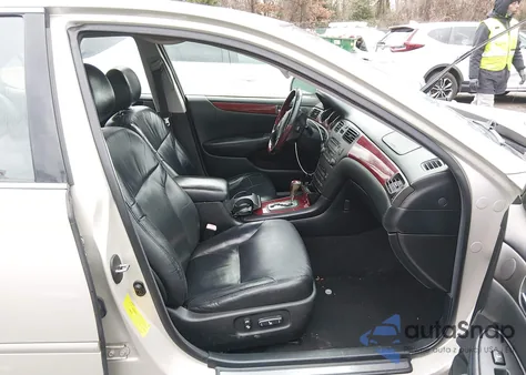 2004 Lexus Es 330 z USA, uszkodzony, nr VIN JTHBA30G345051777